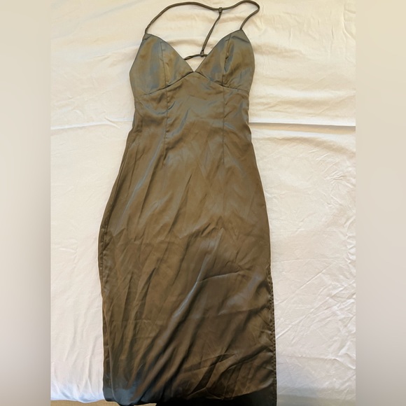 Beginning Boutique Dress - Picture 2 of 6